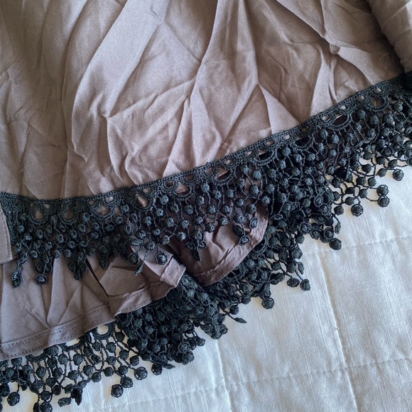 Marie Saint Pierre Long Sleeve Crinkle Dress with Black Lace Detail Size Large - Picture 12 of 13